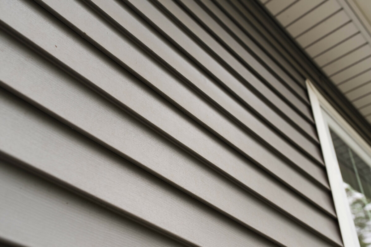 7 Signs It’s Time To Start Replacing Vinyl Siding